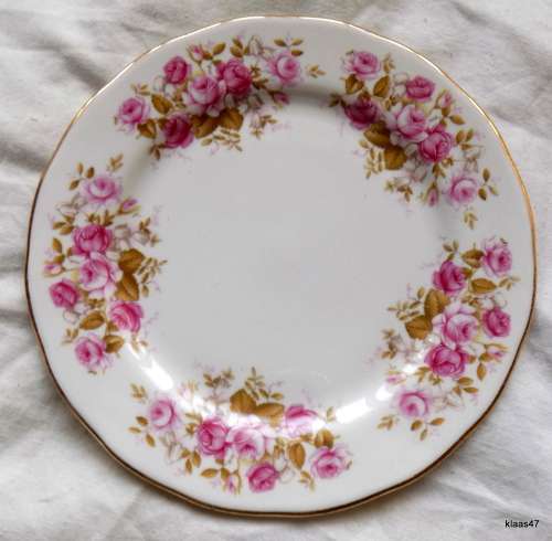 Queen Anne - Rose Garden - Bone China - Side Plate - 16cm Diameter