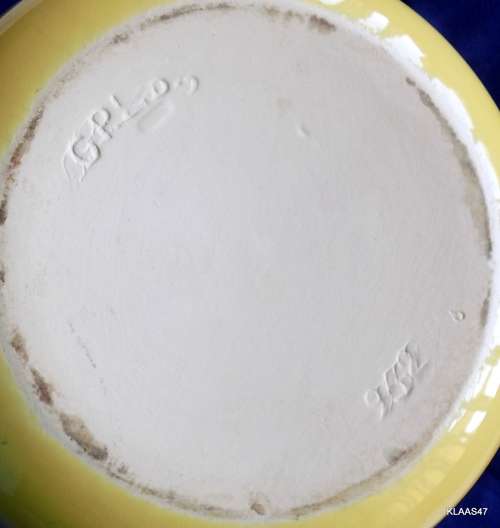 Large Casserole dish with lid -