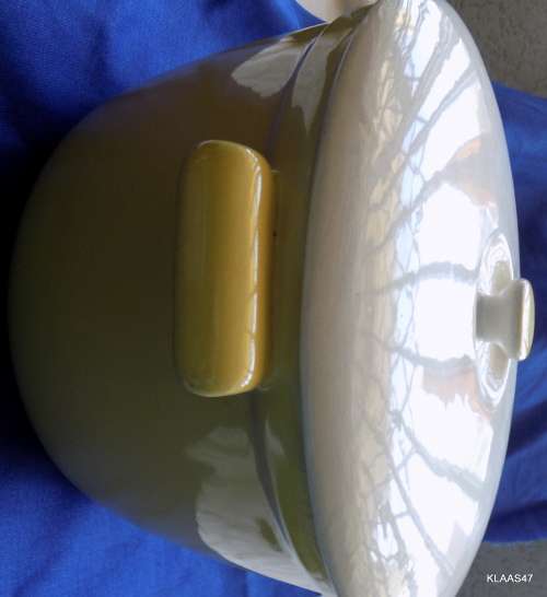 Large Casserole dish with lid -