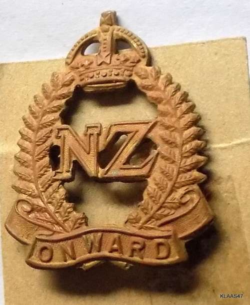 NEW ZEALAND - COLLAR BADGE (WW2)