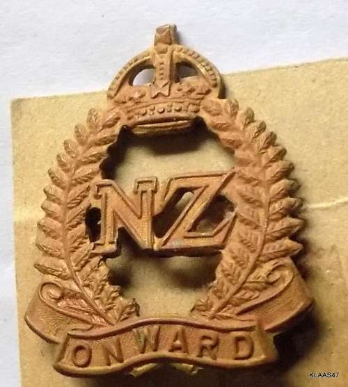 NEW ZEALAND - COLLAR BADGE (WW2)