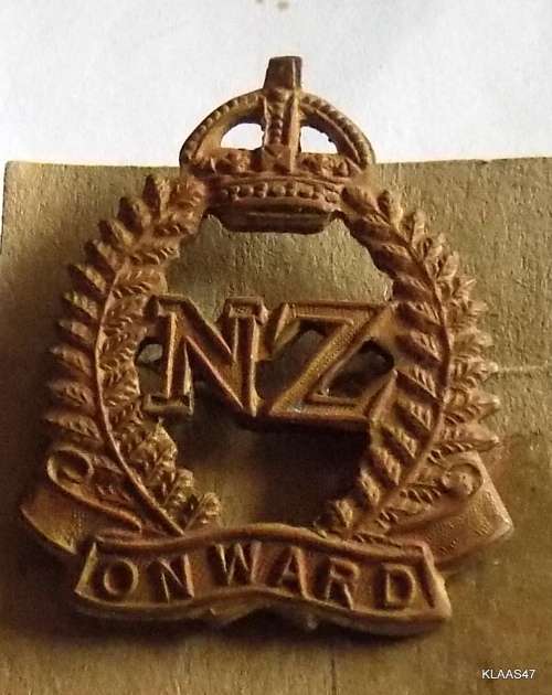 NEW ZEALAND - COLLAR BADGE (WW2)