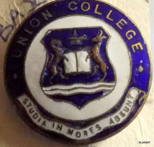 UNION COLLEGE - ENAMELLED BADGE - SIMPSON LTD, JOHANNESBURG NO. 1744