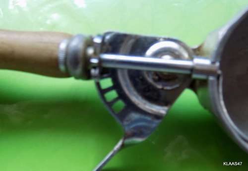 TALA - ICECREAM SCOOP - MADE IN ENGLAND - WOODEN HANDLE