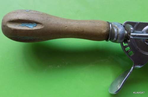 TALA - ICECREAM SCOOP - MADE IN ENGLAND - WOODEN HANDLE
