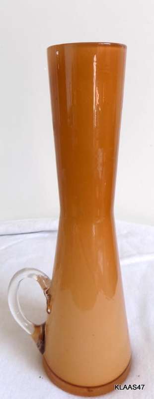 BROWN GLASS JUG STYLE BUD VASE - 20.5cm High
