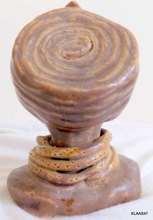 VINTAGE - HEAD AND SHOULDERS - CLAY ORNAMENT (VARNISHED)