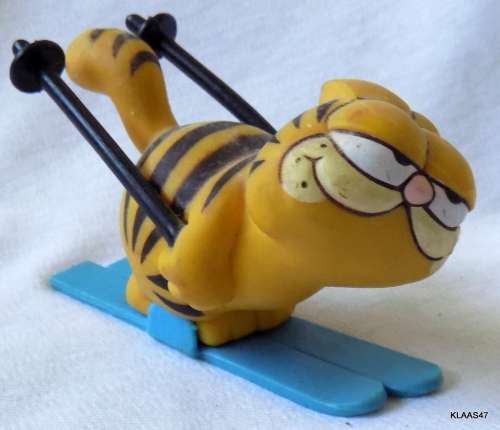 VINTAGE GARFIELD FIGURINE - 1981 - MADE IN HONG KONG - 5cm High