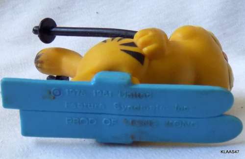 VINTAGE GARFIELD FIGURINE - 1981 - MADE IN HONG KONG - 5cm High
