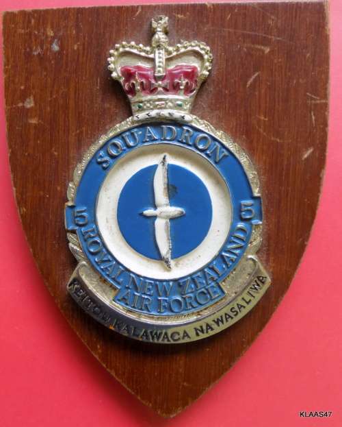 Wooded plaque with Royal New Zealand Air Force 5 Squadron Crest