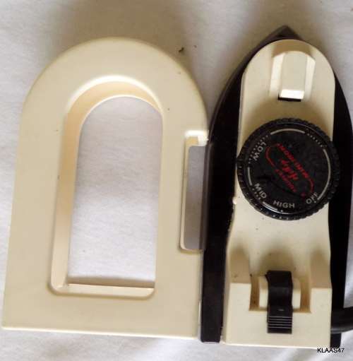 Tourist Hottop Model KN-72 Mini Dual Voltage Travel Iron