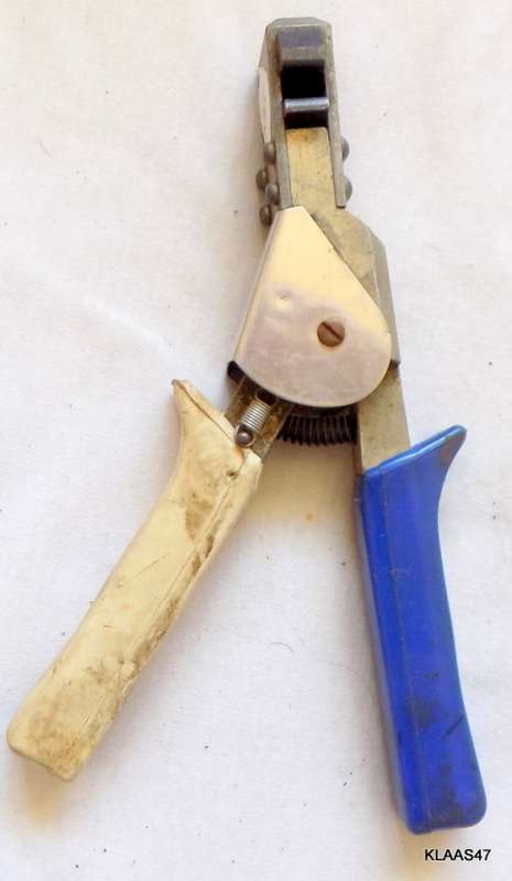 VINTAGE - CRIMPING PLIERS - EGERTON CONNECTORS LTD - BROMLEY, ENGLAND - PO EEZ 80