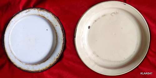 2 enamel plates Cream with Green Edge and White with Black edge