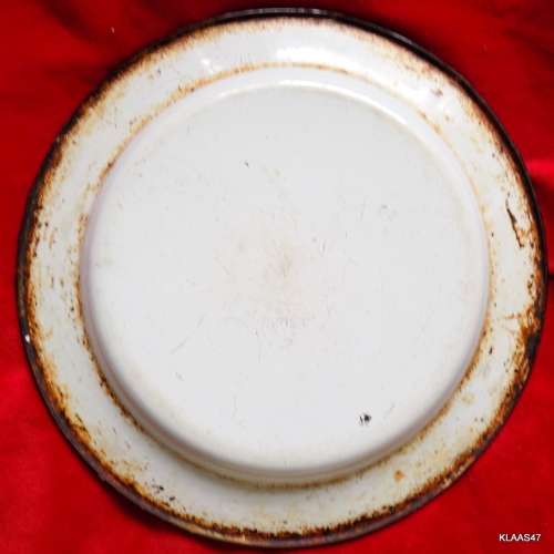 2 enamel plates Cream with Green Edge and White with Black edge