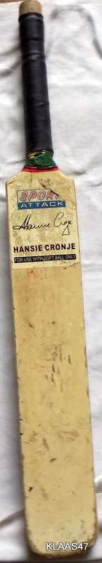 HANSIE CRONJE - SPORT ATTACK - CRICKET BAT (FOR USE WITH SOFT BALL ONLY)