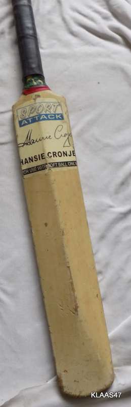 HANSIE CRONJE - SPORT ATTACK - CRICKET BAT (FOR USE WITH SOFT BALL ONLY)