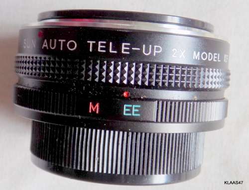 Vintage Sun`s Auto 2x Model KF Telephoto Tele Converter lens + caps Retro Zoom SLR camera