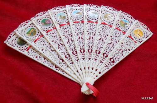 Vintage - Hand held Plastic fan - South Africa Tourist scenes - Made in Italy -  (1970`s)