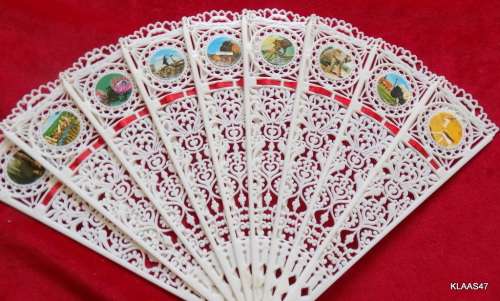 Vintage - Hand held Plastic fan - South Africa Tourist scenes - Made in Italy -  (1970`s)