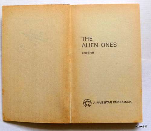 The Alien Ones - Leo Brett - Paperback