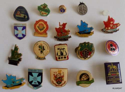 17 Bowling Club and Tournament Badges (see pictures)