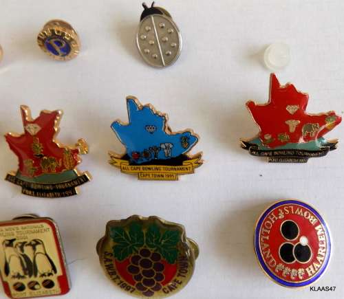 17 Bowling Club and Tournament Badges (see pictures)