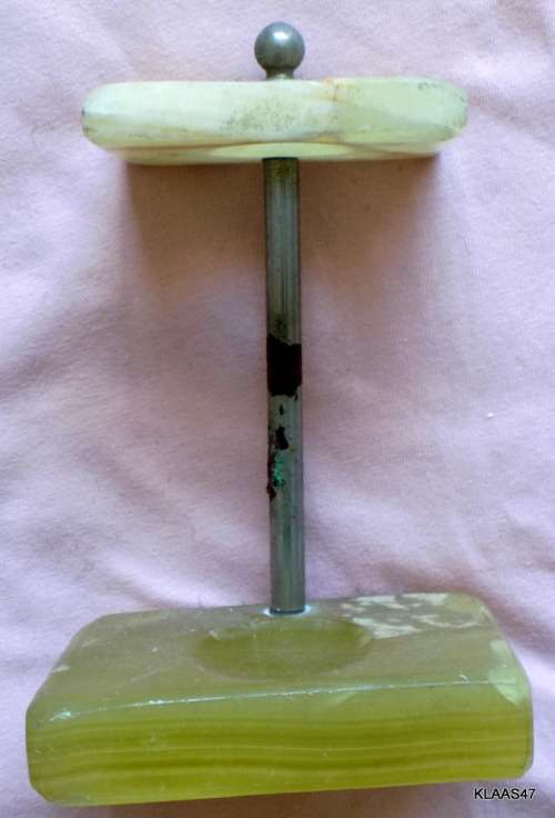 VINTAGE MARBLE SINGLE PIPE STAND REST