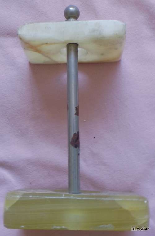 VINTAGE MARBLE SINGLE PIPE STAND REST