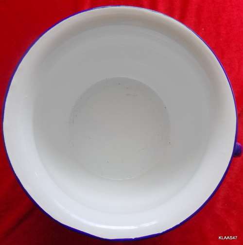 Vintage Old Fashioned Enamel - Made in Czechoslovakia   Chamber
