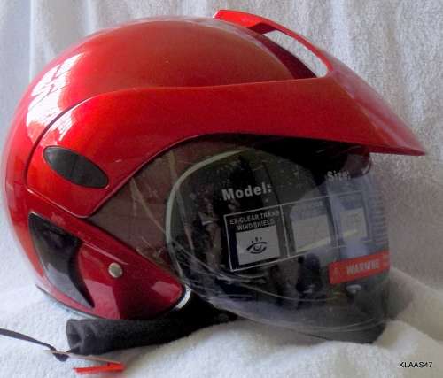 CNWL : RED AND BLACK  HELMET : WITH VISOR :  SIZE L 59-60cm