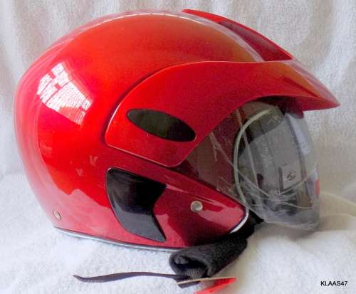 CNWL : RED AND BLACK  HELMET : WITH VISOR :  SIZE L 59-60cm