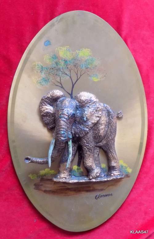 COPPER WALL HANGING WITH MOULDED 3D ELEPHANT - G`ASCONE - OVAL