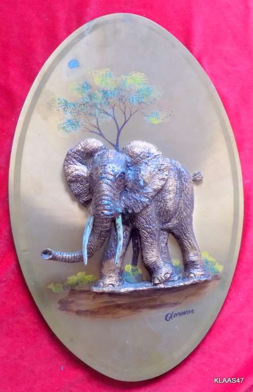COPPER WALL HANGING WITH MOULDED 3D ELEPHANT - G`ASCONE - OVAL