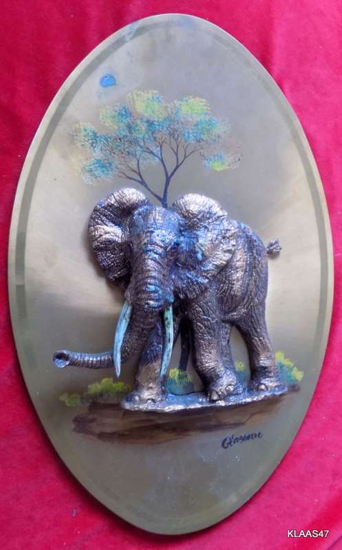 COPPER WALL HANGING WITH MOULDED 3D ELEPHANT - G`ASCONE - OVAL