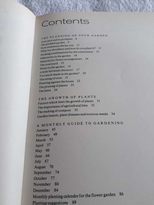 A Guide to Gardening Throughout the Year - Koos Robbertse, Arthur Stuart, Col W A Jeffs - Paperback