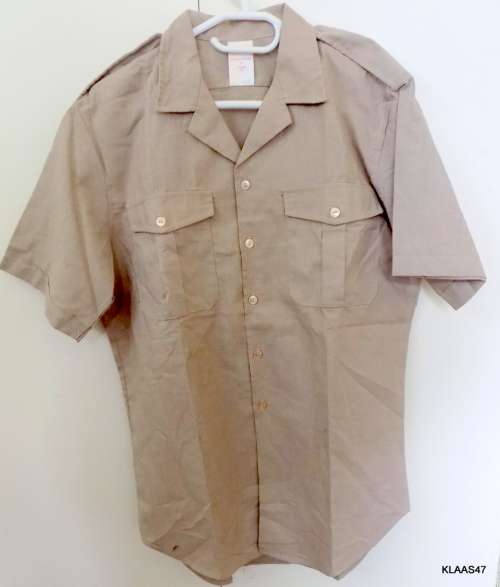 SADF - STEP OUT S/SLEEVE SHIRT - MEDIUM - CAMBRIDGE 1977
