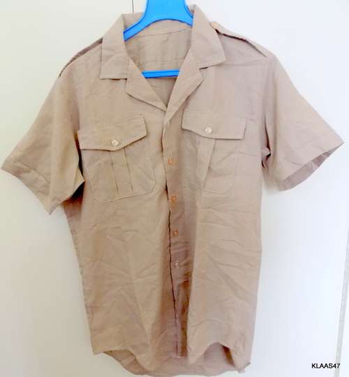 SADF - STEP OUT S/SLEEVE SHIRT - LABLE REMOVED - (SAME SIZE AS MEDIUM)