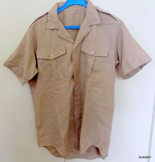 SADF - STEP OUT S/SLEEVE SHIRT - LABLE REMOVED - (SAME SIZE AS MEDIUM)