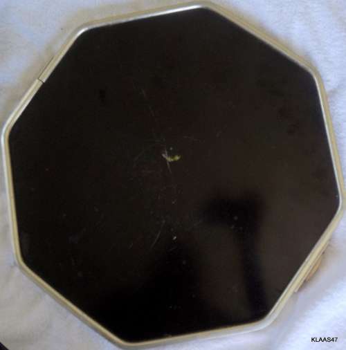 ALLUMINIUM  TRAY : SCENES OF  LONDON PLEASE LOOK AT ALL THE SCRATCHES     SEE  PIC