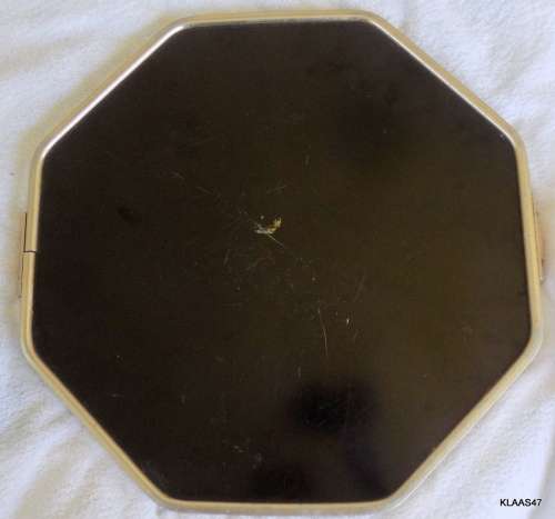 ALLUMINIUM  TRAY : SCENES OF  LONDON PLEASE LOOK AT ALL THE SCRATCHES     SEE  PIC