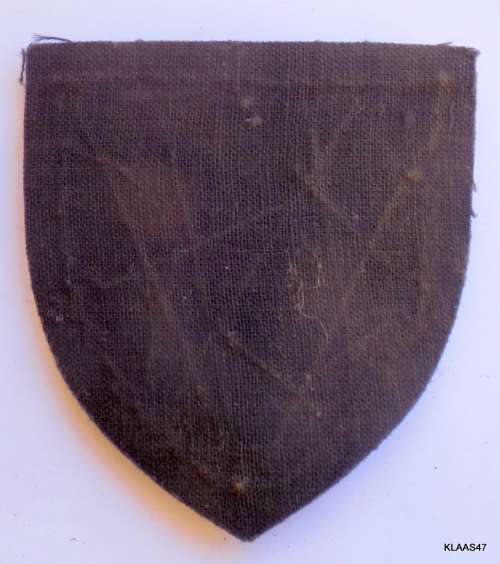 THREE CROWNS BLAZER BADGE -