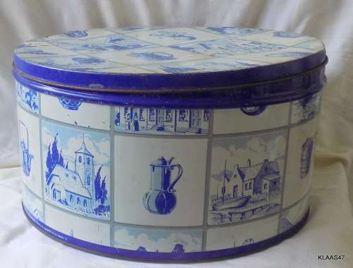 Vintage Baumann`s Biscuit Tin with Blue and White Dutch Theme