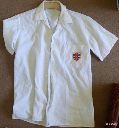 WHITE POLYESTER/COTTON MENS SHIRT WITH EMBLEM ON POCKET