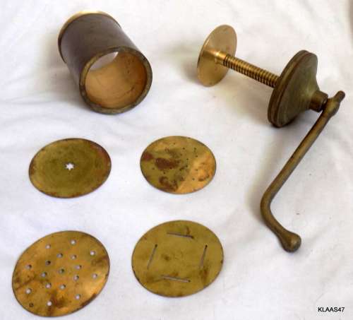 Vintage - Brass - Manual Pasta Maker with 4 Pasta Discs