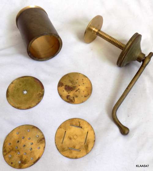 Vintage - Brass - Manual Pasta Maker with 4 Pasta Discs