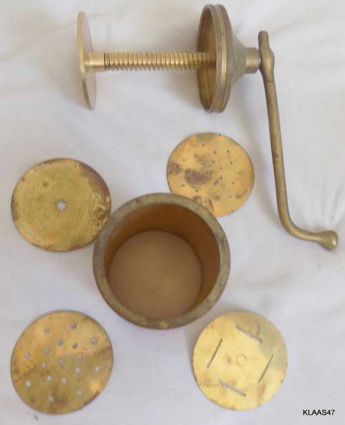 Vintage - Brass - Manual Pasta Maker with 4 Pasta Discs