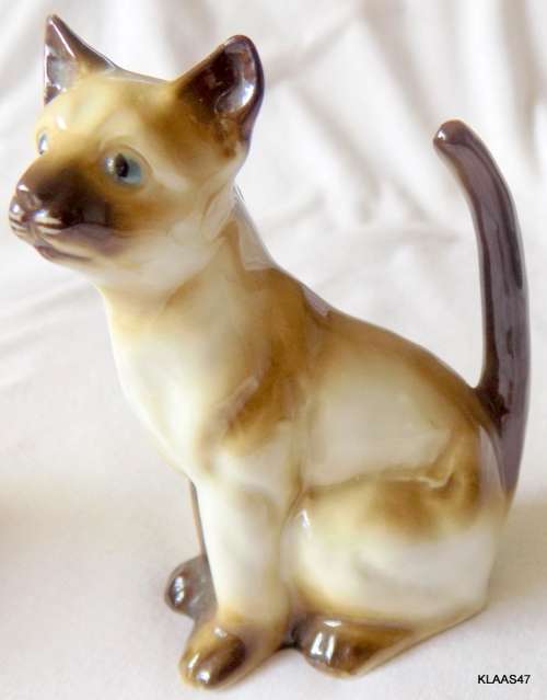 Vintage Apel Bavaria German Porcelain Cat Figurine