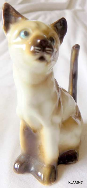 Vintage Apel Bavaria German Porcelain Cat Figurine