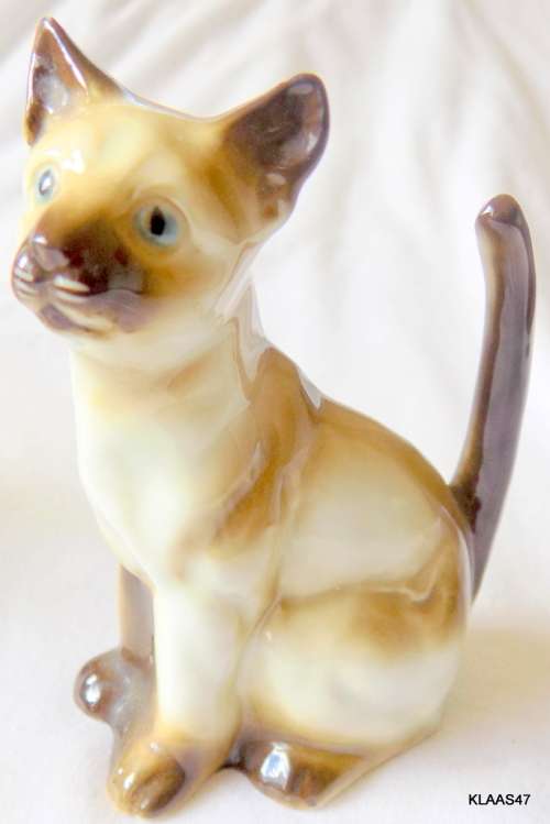Vintage Apel Bavaria German Porcelain Cat Figurine