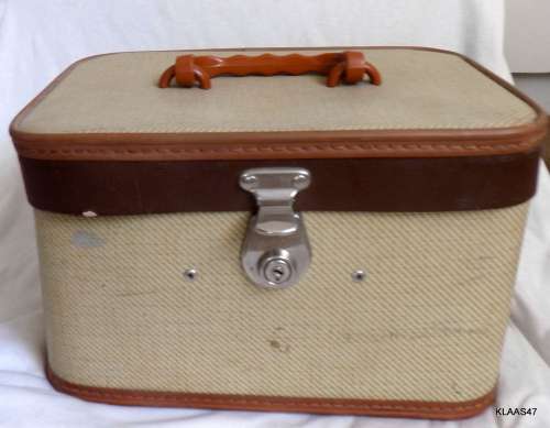 Vintage Vanity Case - Some marks on inside lining - Top tray missing